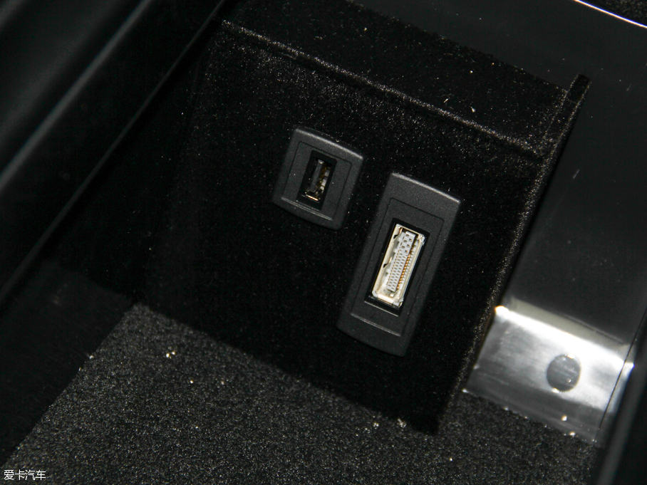 2015YE(j) E 320L 4MATIC A