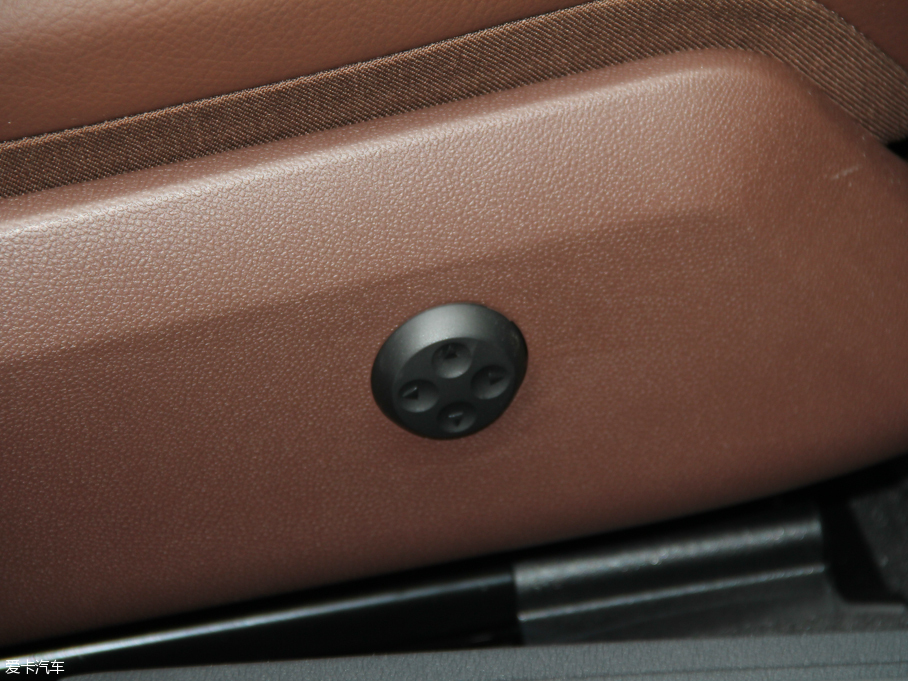 2015YE E 320L 4MATIC A