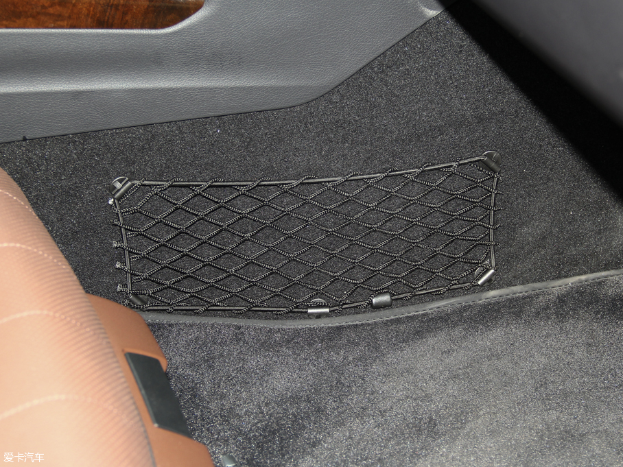 2015YE E 320L 4MATIC A