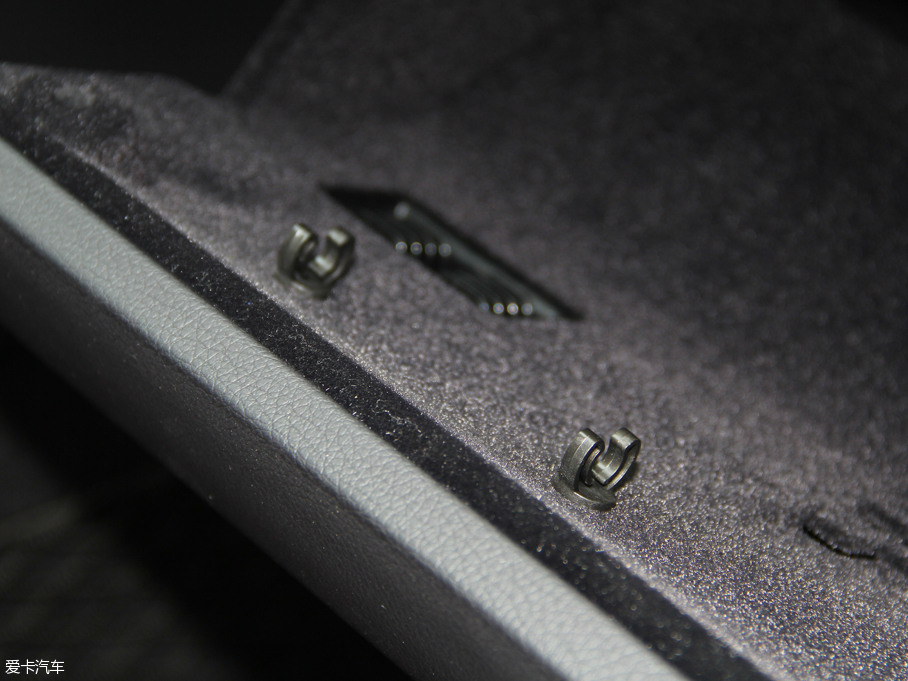 2015YE E 320L 4MATIC A