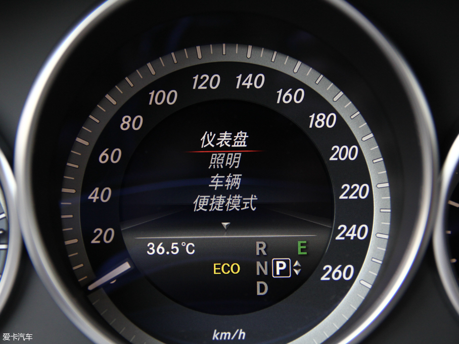 2015YE(j) E 320L 4MATIC A