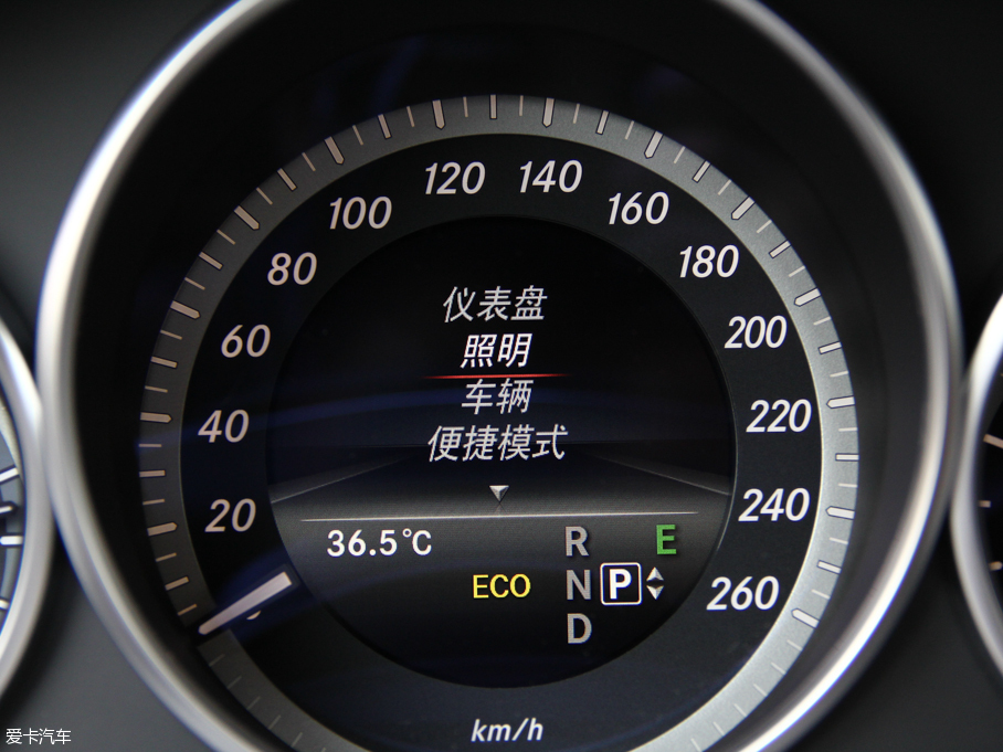 2015YE E 320L 4MATIC A