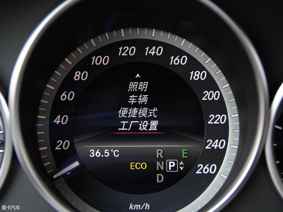 2015YE E 320L 4MATIC A