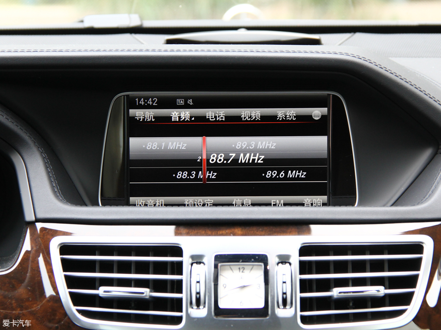 2015YE E 320L 4MATIC A