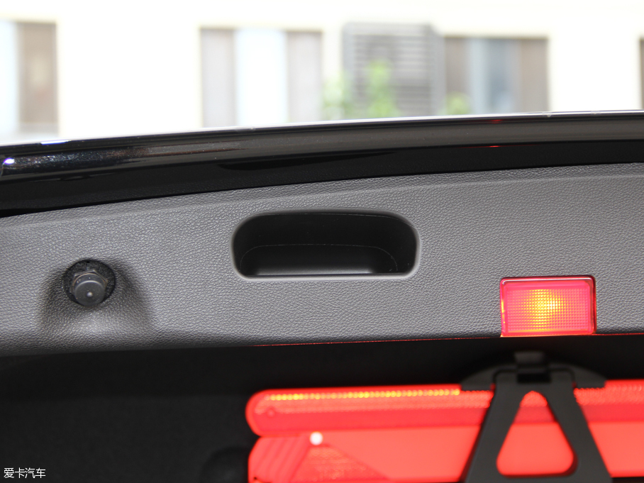 2015YE E 320L 4MATIC A