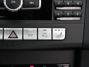 2015款E 320L 4MATIC 运动型 中控区