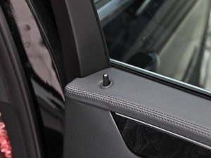 2015E 320L 4MATIC \ g