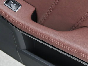 2015E 320L 4MATIC \ g