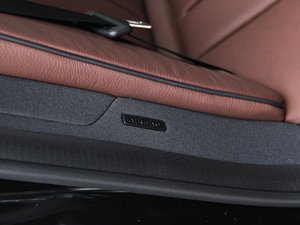 2015E 320L 4MATIC \ g