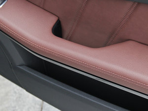 2015E 320L 4MATIC \ g