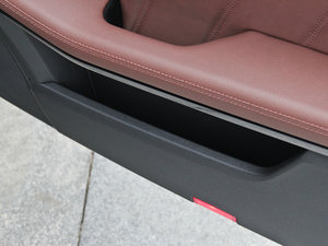 2015E 320L 4MATIC \ g