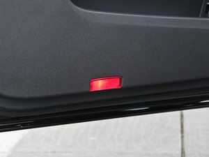 2015E 320L 4MATIC \ g