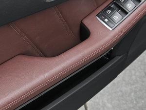 2015E 320L 4MATIC \ g