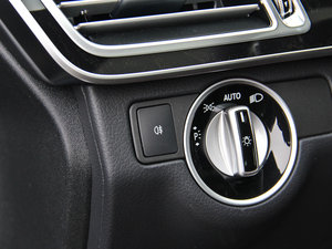 2015E 320L 4MATIC \ g