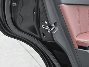 2015E 320L 4MATIC \ g