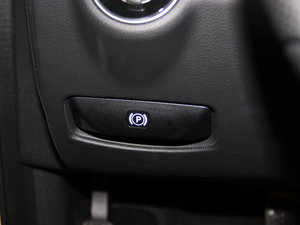 2015款E 320L 中控台显示屏