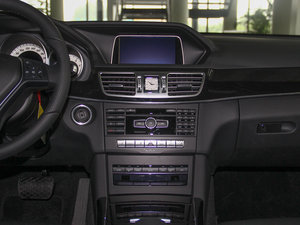 2015款E 320L 中控台