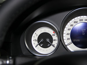 2015款E 320L 中控区