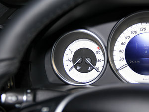 2015E 320L 4MATIC п؅^