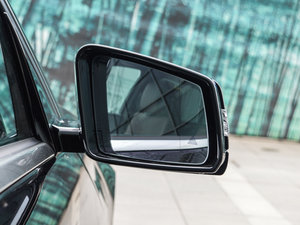 2015E 320L 4MATIC A ^