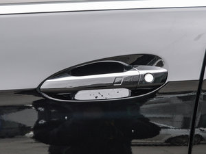 2015E 320L 4MATIC A ^