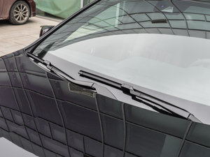 2015E 320L 4MATIC A ^