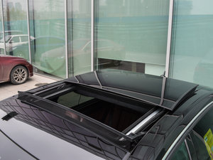 2015E 320L 4MATIC A ^