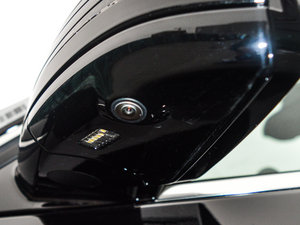 2015E 320L 4MATIC A ^