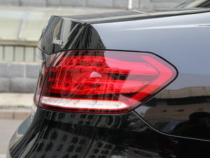 2015E 320L 4MATIC A ^