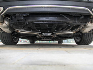 2015E 320L 4MATIC A ^