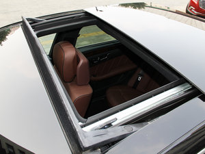 2015E 320L 4MATIC A ^