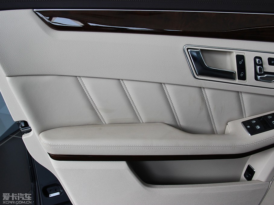 2015YE(j)Դ E 400L Hybrid