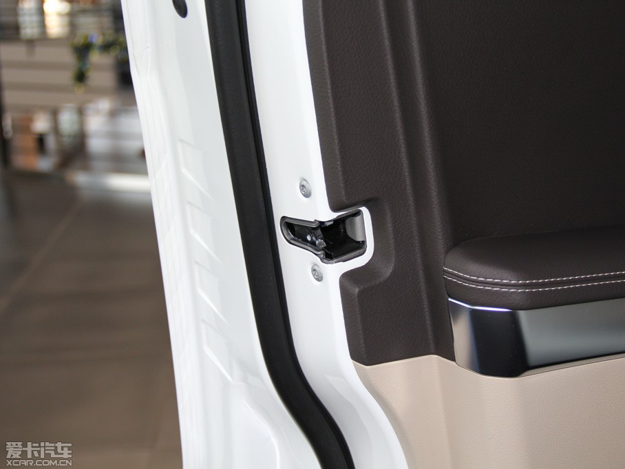 2015��YGLK �O�°� GLK 300 4MATIC �r����