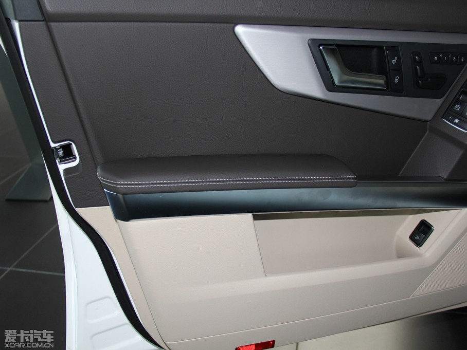 2015YGLK O° GLK 300 4MATIC r