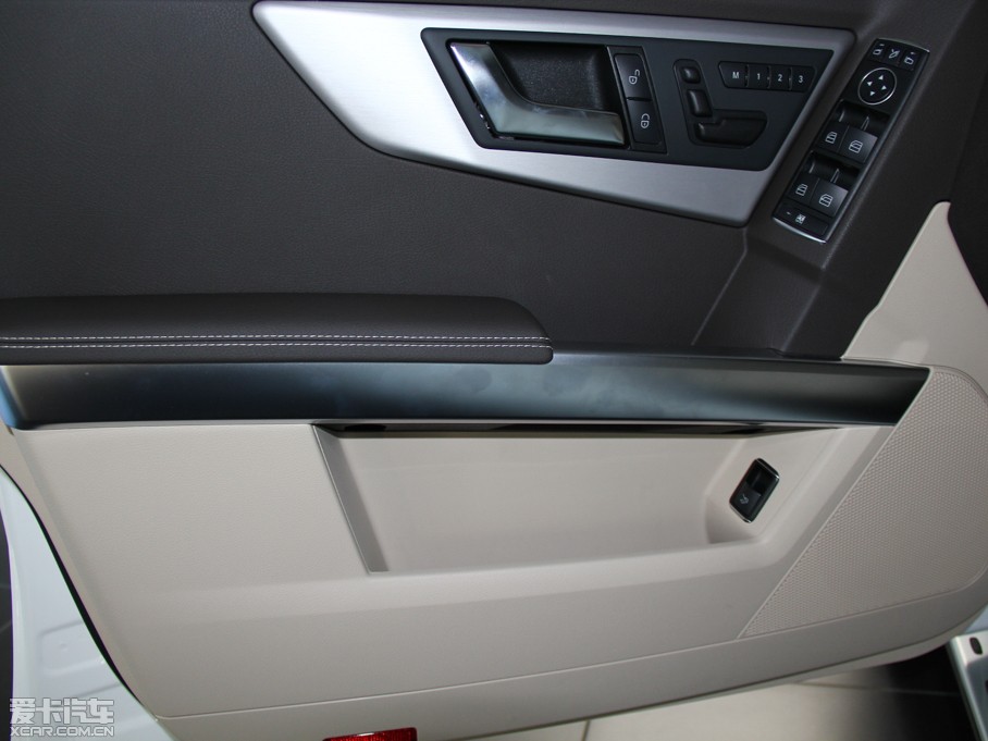 2015YGLK O° GLK 300 4MATIC r