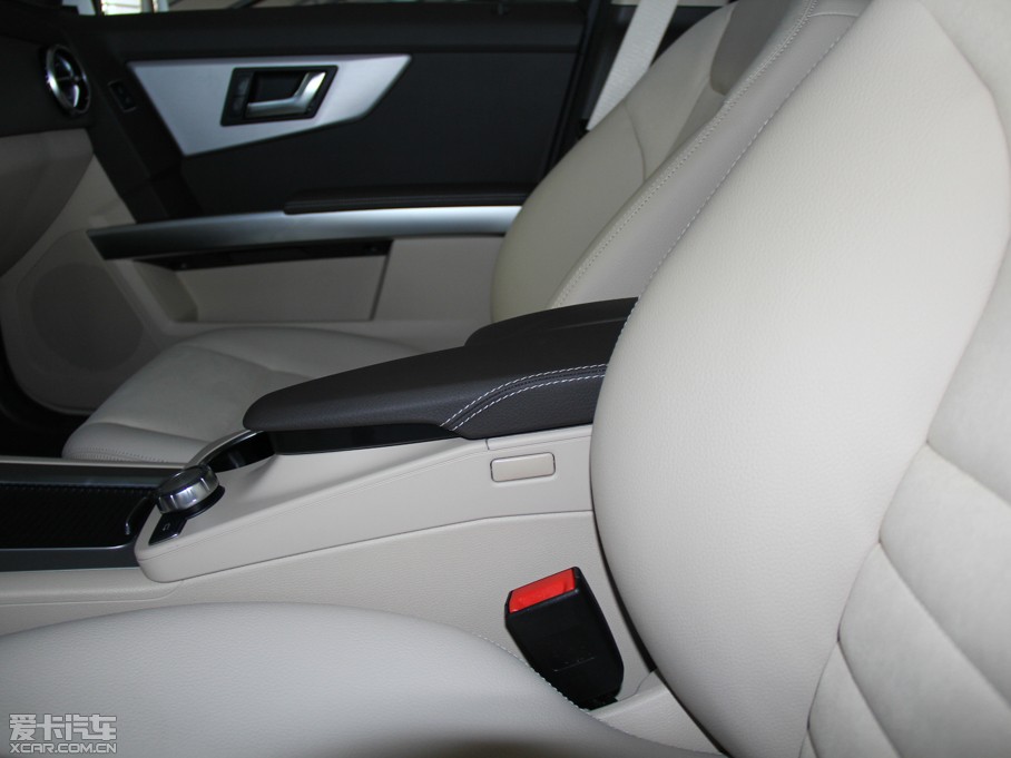 2015YGLK O° GLK 300 4MATIC r