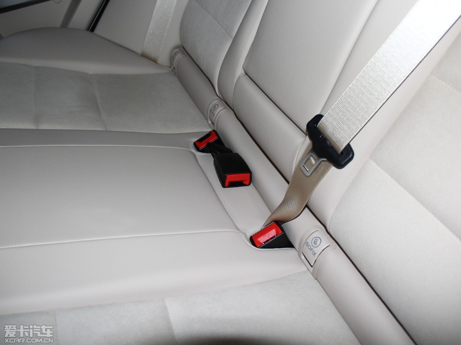 2015YGLK O° GLK 300 4MATIC r