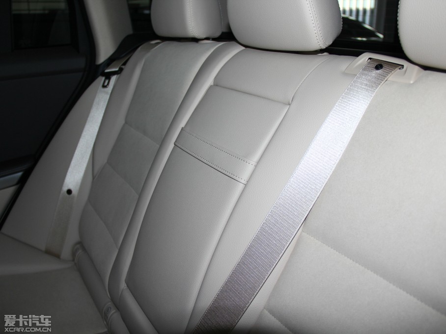 2015YGLK O° GLK 300 4MATIC r