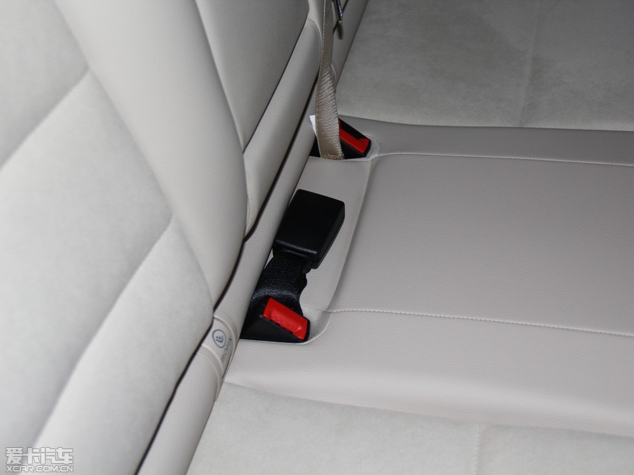 2015YGLK O° GLK 300 4MATIC r