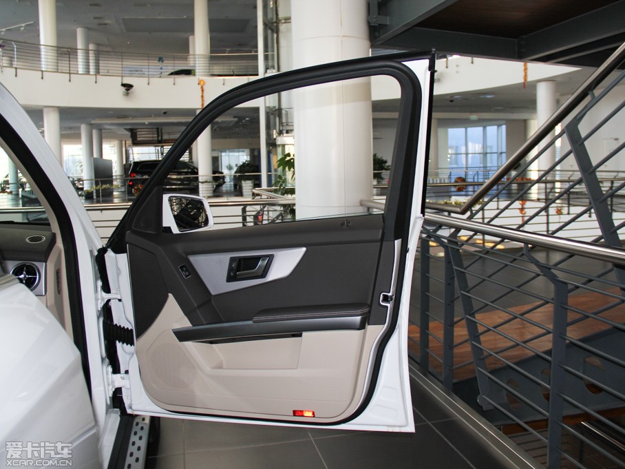 2015YGLK O° GLK 300 4MATIC r(sh)