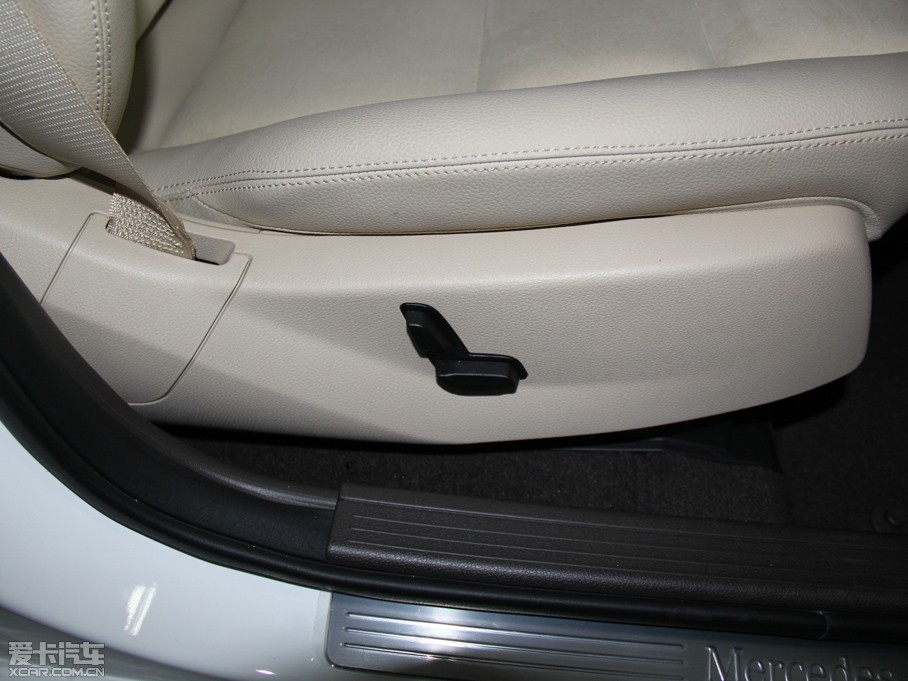 2015YGLK O° GLK 300 4MATIC r