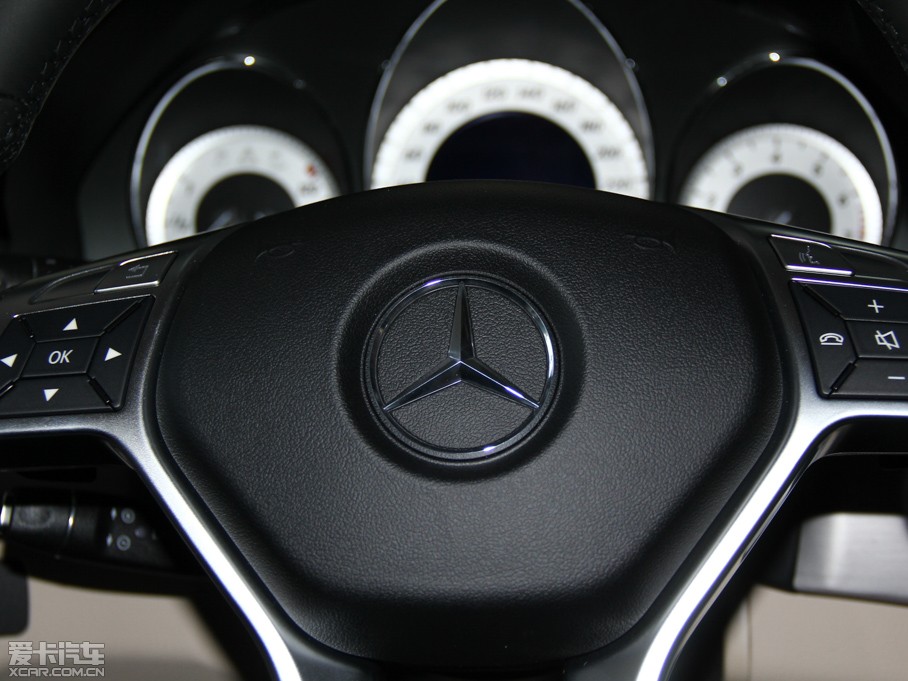 2015YGLK O° GLK 300 4MATIC r