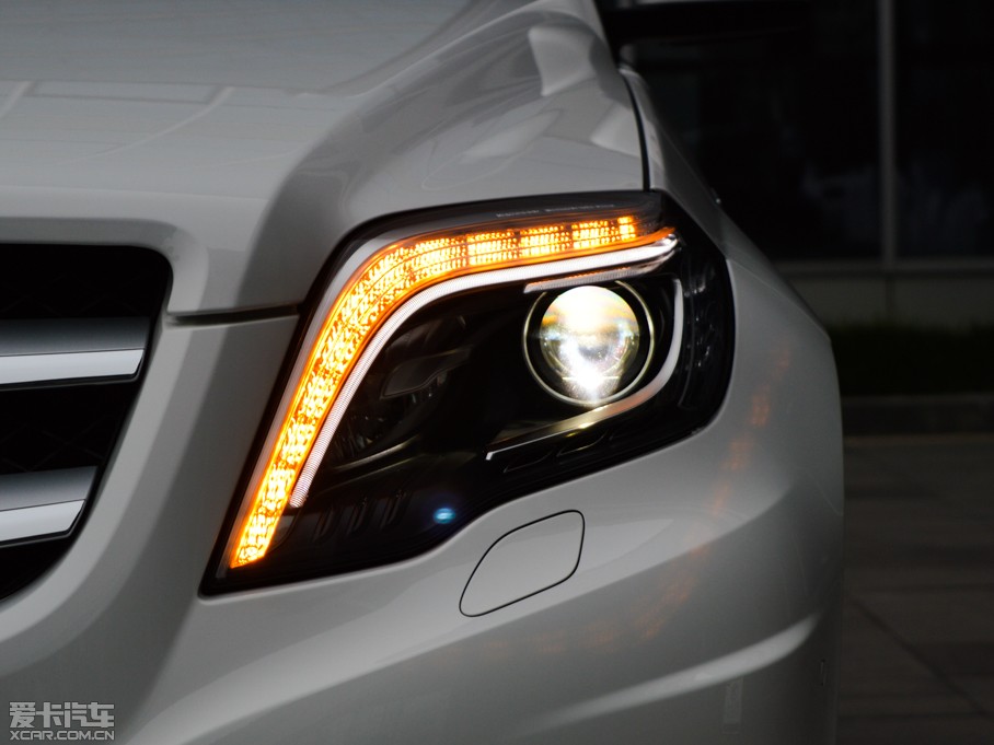 2015��YGLK �O�°� GLK 300 4MATIC �r����