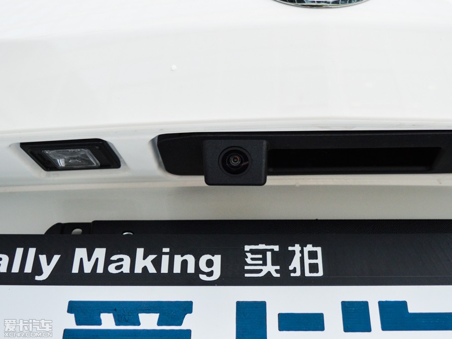 2015YGLK O° GLK 300 4MATIC r