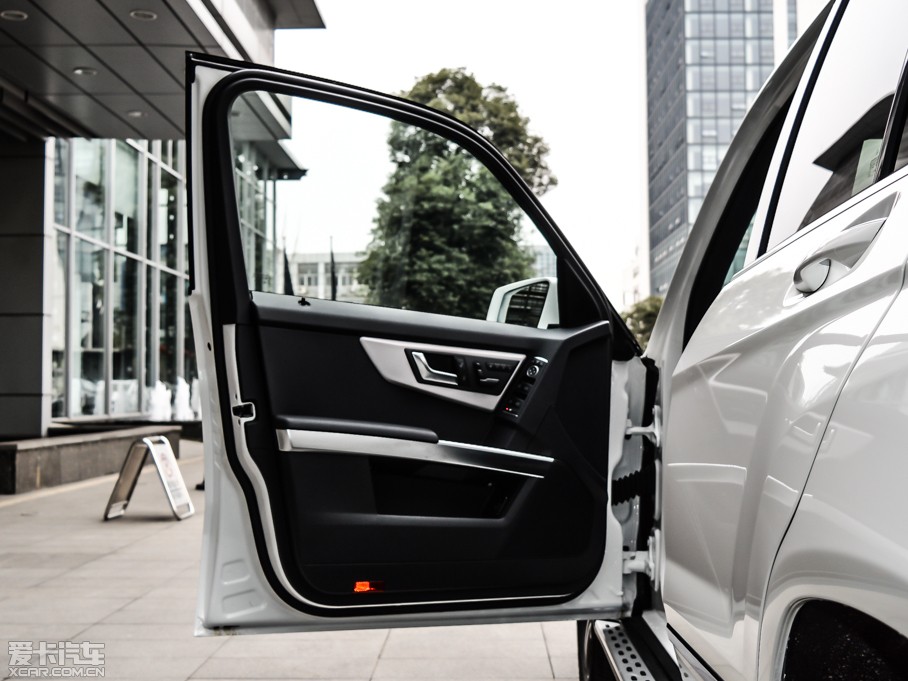 2015YGLK O° GLK 300 4MATIC r