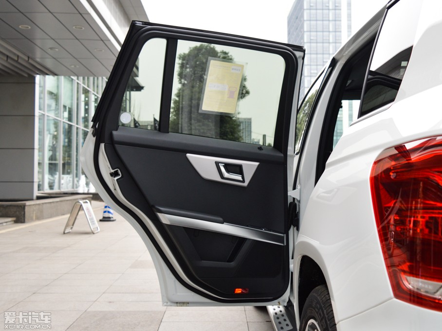 2015��YGLK �O�°� GLK 300 4MATIC �r����