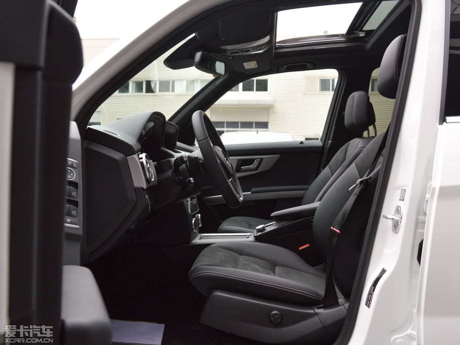 2015��YGLK �O�°� GLK 300 4MATIC �r����