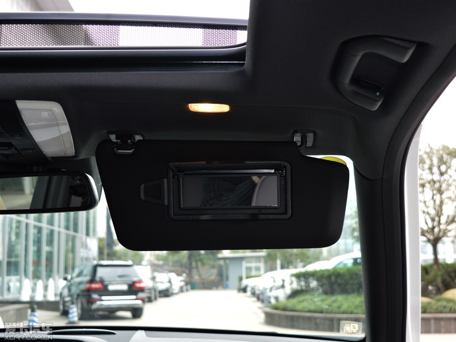 2015YGLK O° GLK 300 4MATIC r