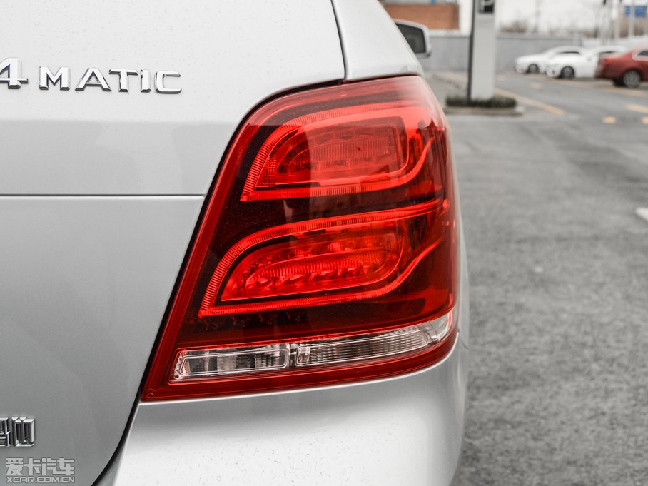 2015YGLK O° GLK 260 4MATIC (dng)