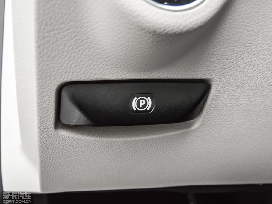 2015YGLK O° GLK 260 4MATIC (dng)